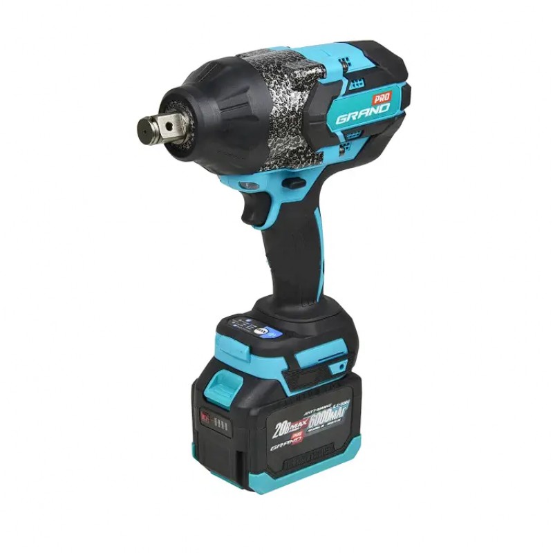 Гайковерт аккумуляторный Grand АГ-1500UBL (20В, с набором, 2 аккум 6 А/ч. КЕЙС, ЧЕХИЯ, 1500 Нм)
