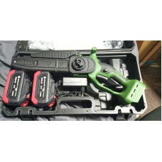 Акумуляторна пила ланцюгова Сraft-tec EKS-8С  (Безщітковий двигун,масляний насос, підходить для роботи з подовжувачем в комплекті 2 акумулятори, зарядний пристрій)