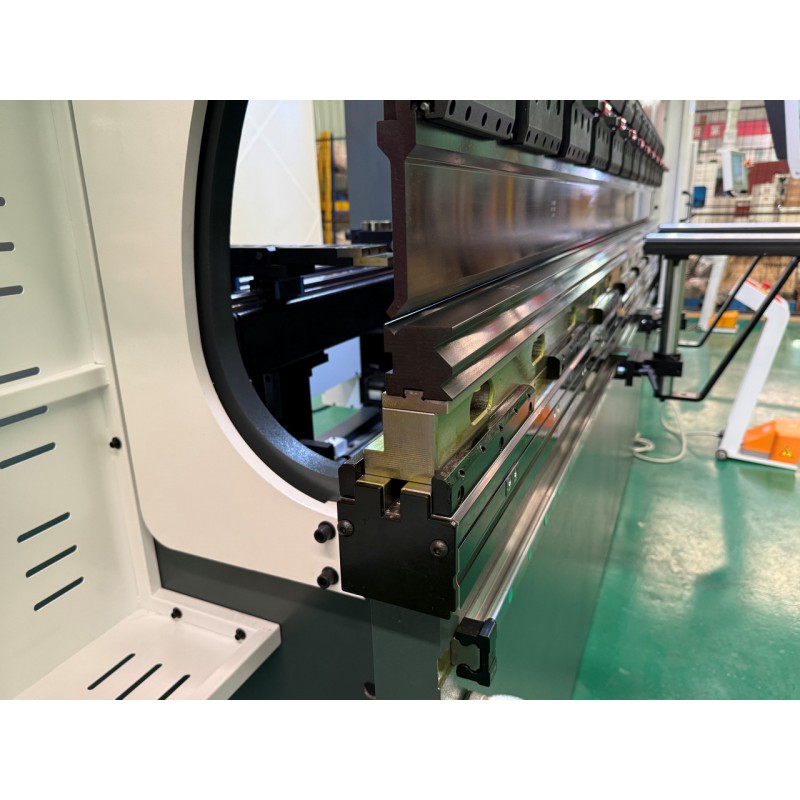 Електро-гідравлічний листозгинальний прес MAST CNC Machinen WE-70T/2500 з Syntec-630BA
