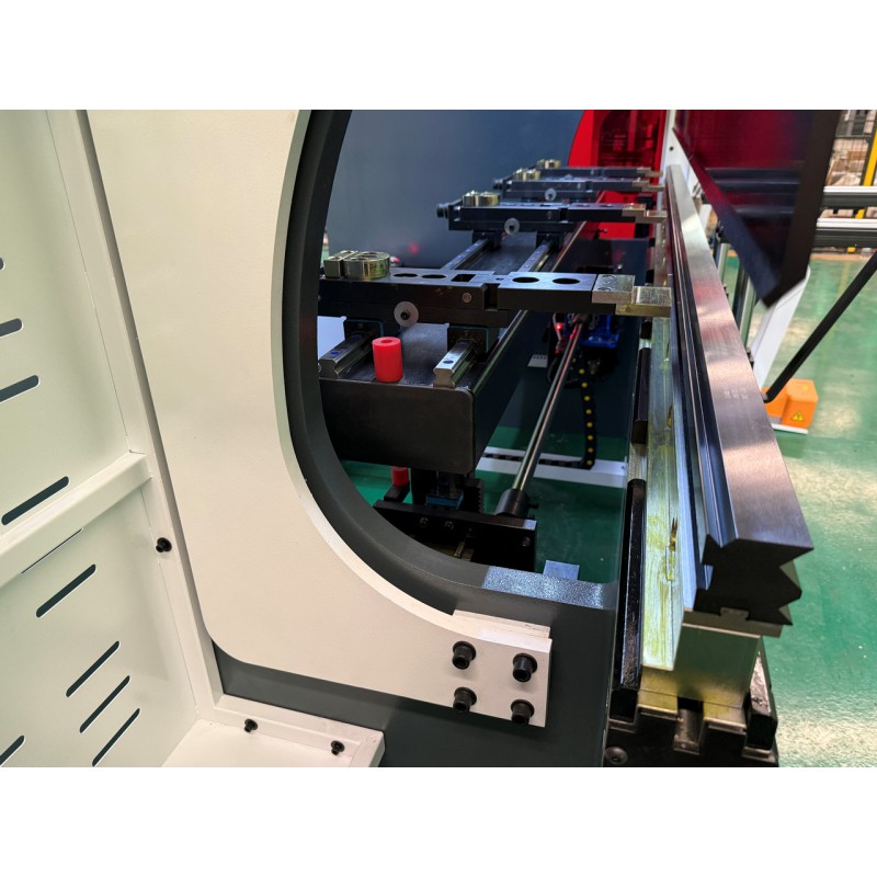 Електро-гідравлічний листозгинальний прес MAST CNC Machinen WE-70T/2500 з Syntec-630BA