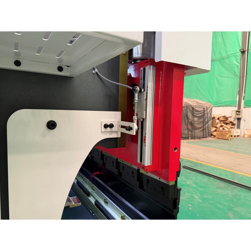 Електро-гідравлічний листозгинальний прес MAST CNC Machinen WE-70T/2500 з Syntec-630BA
