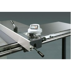 Цифровой индикатор на правой параллельной линейке Robland