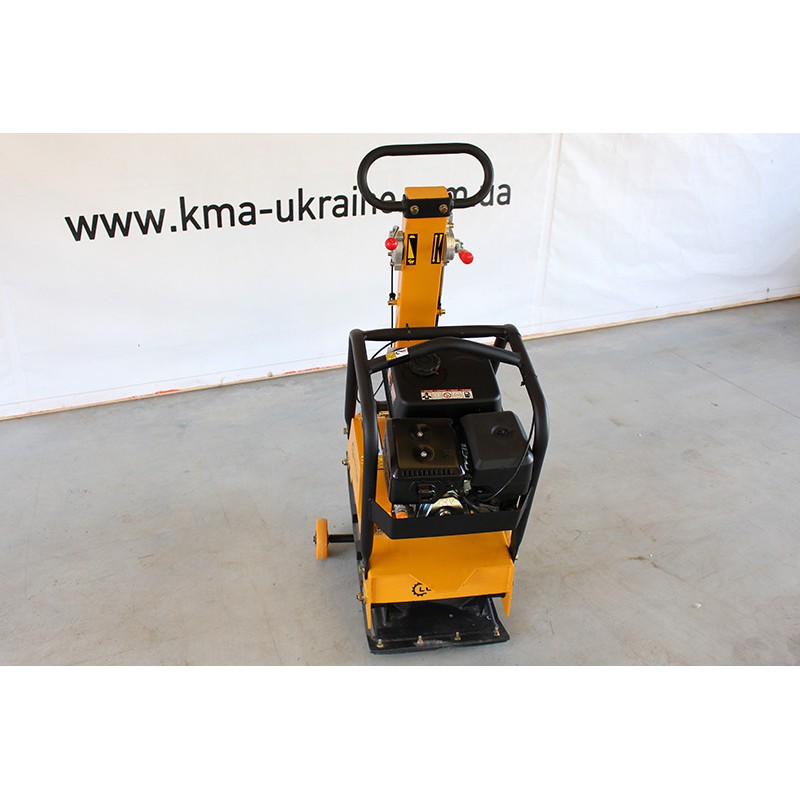 Бензиновая реверсивная виброплита Lumag RP160HPC (30,5кН)