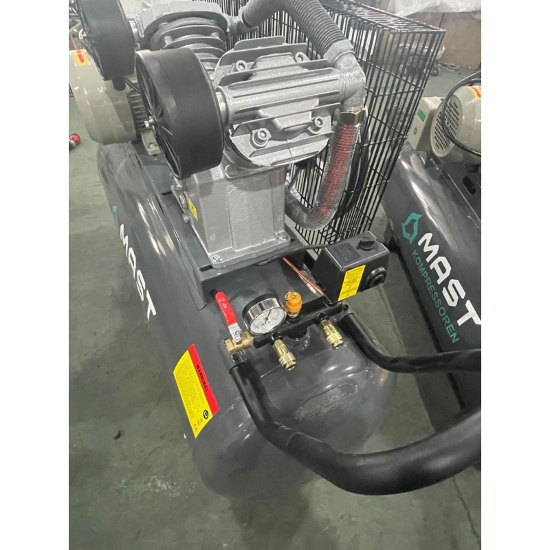 Поршневий компресор MAST VA90/200L 400