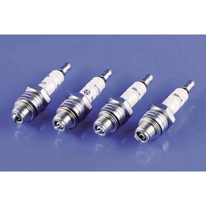 Свічки запалювання ГАЗ 24 "Волга", 2410, 3102, 31029, 3110, 3307, 3308, 53, 66, УАЗ 3151, 469 (Classic N17.4B) BRISK