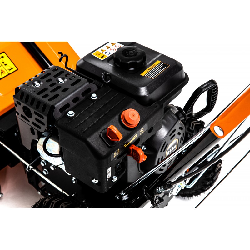 Підмітальна машина бенз. GTM SW600, 6к.с., ширина щітки 600мм, діаметр 345мм, 5вперед/2назад