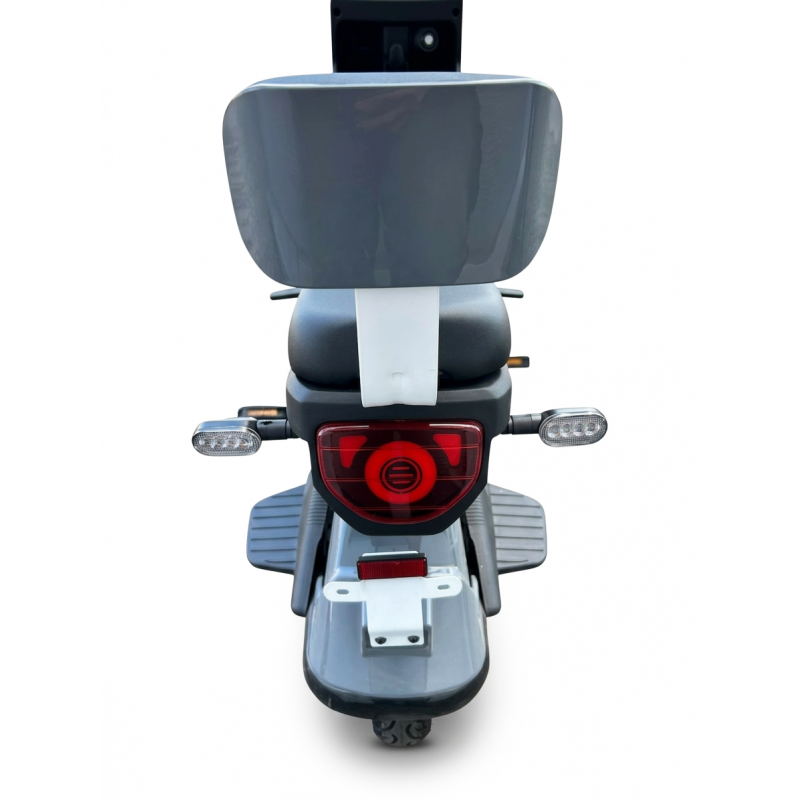 Скутер акумуляторний GTM U-800-D, 60В, 800Вт, Швидкість - 45км/год, запас ходу - 60км