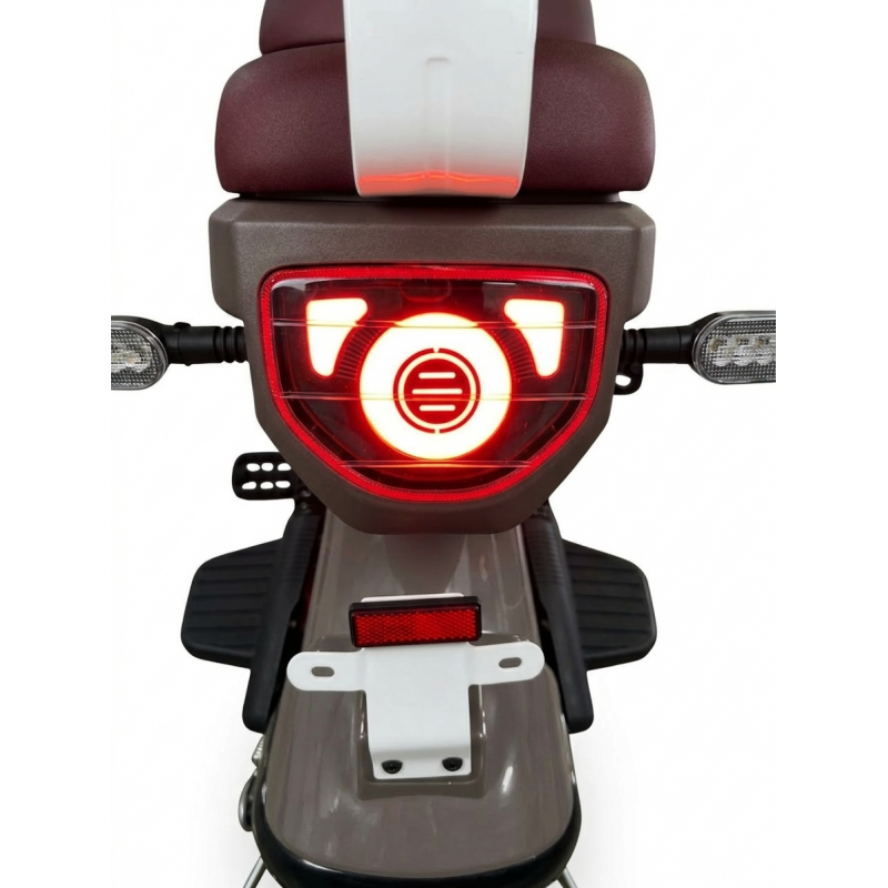 Скутер акумуляторний GTM U-800-D, 60В, 800Вт, Швидкість - 45км/год, запас ходу - 60км