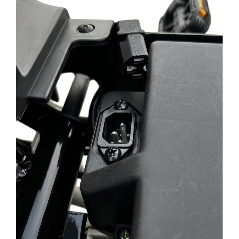 Скутер акумуляторний GTM X- CAR_GO, 60В, 800Вт, Швидкість - 45км/год, запас ходу - 60км