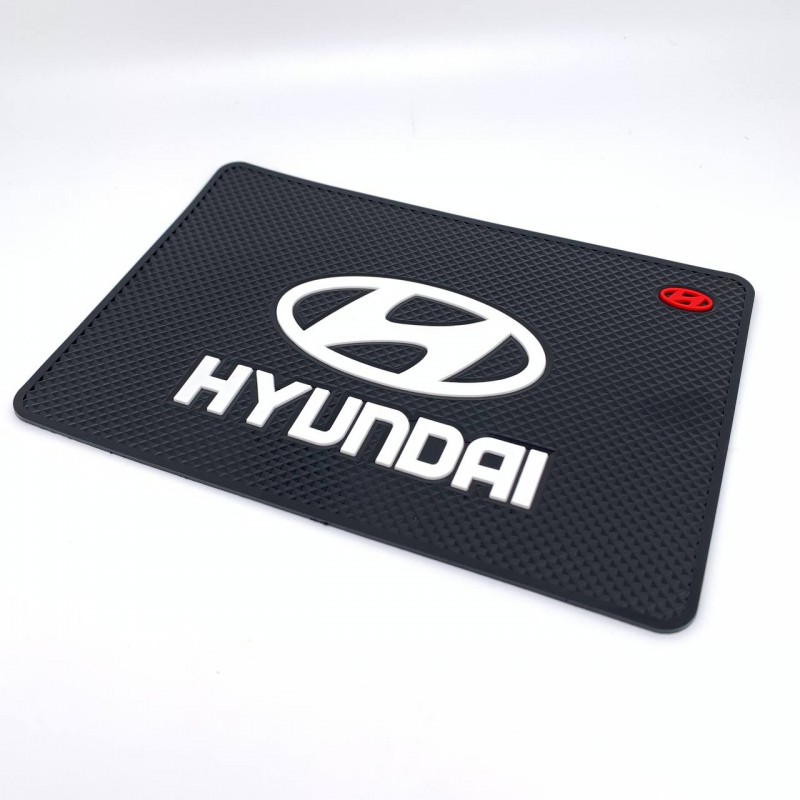 Антиковзаючий килимок на торпеду для автомобіля Hyundai